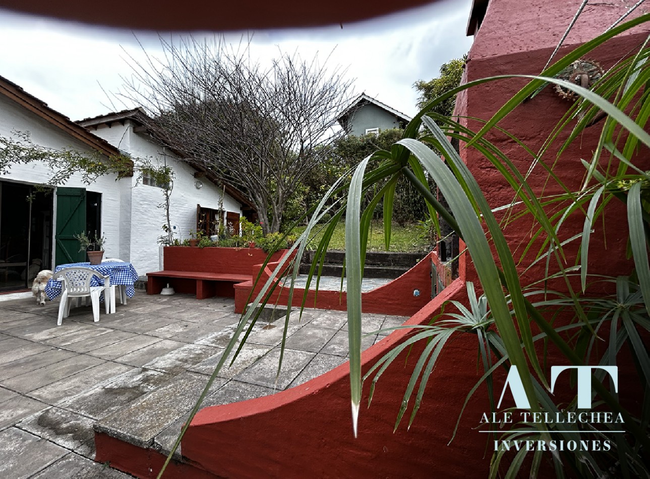Casa en venta con jardin, parrilla y excelente ubicacion en Villa Gesell.