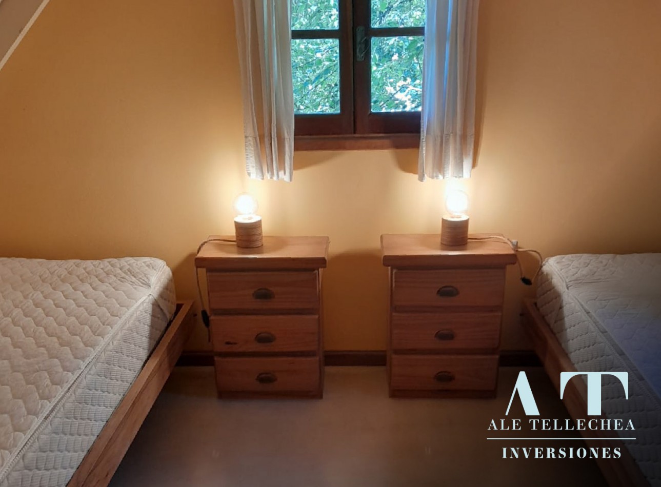 Casa en venta de 2 plantas con patio, parrilla y cochera - Apta credito y escrituracion inmediata
