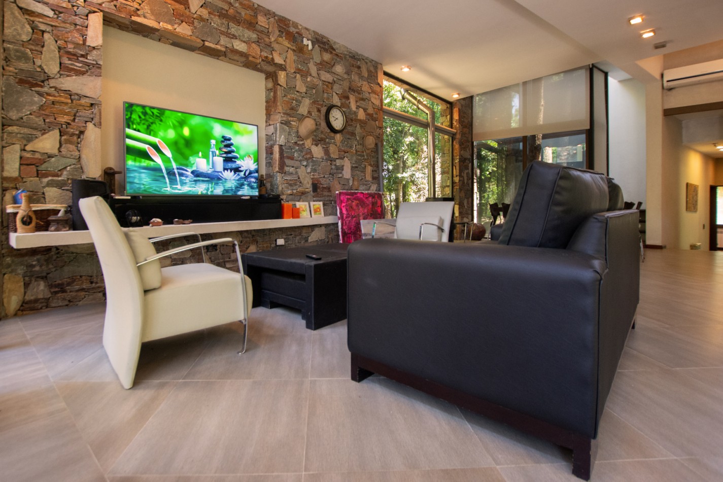VENTA- CASA EN MAR DE LAS PAMPAS
