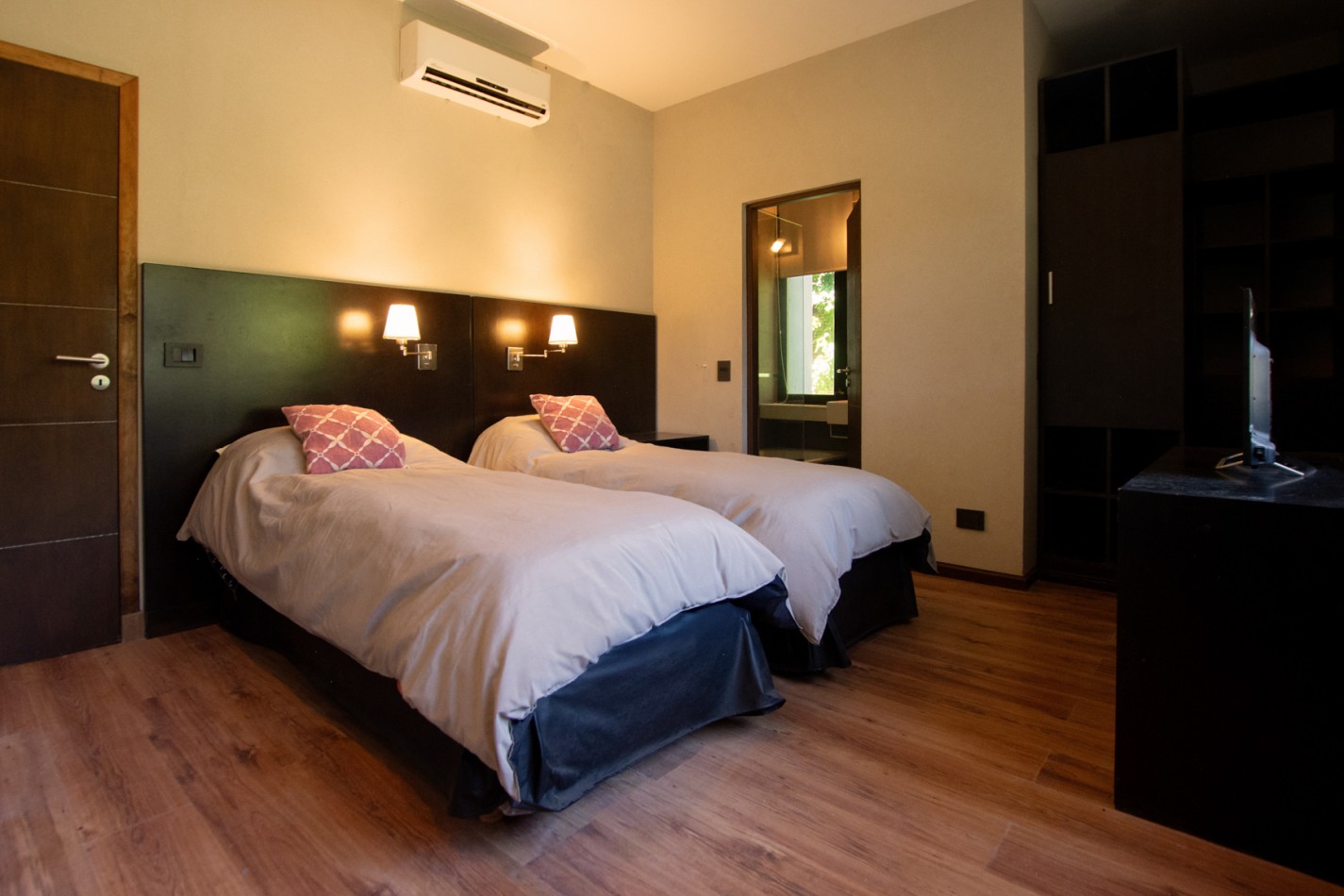 VENTA- CASA EN MAR DE LAS PAMPAS